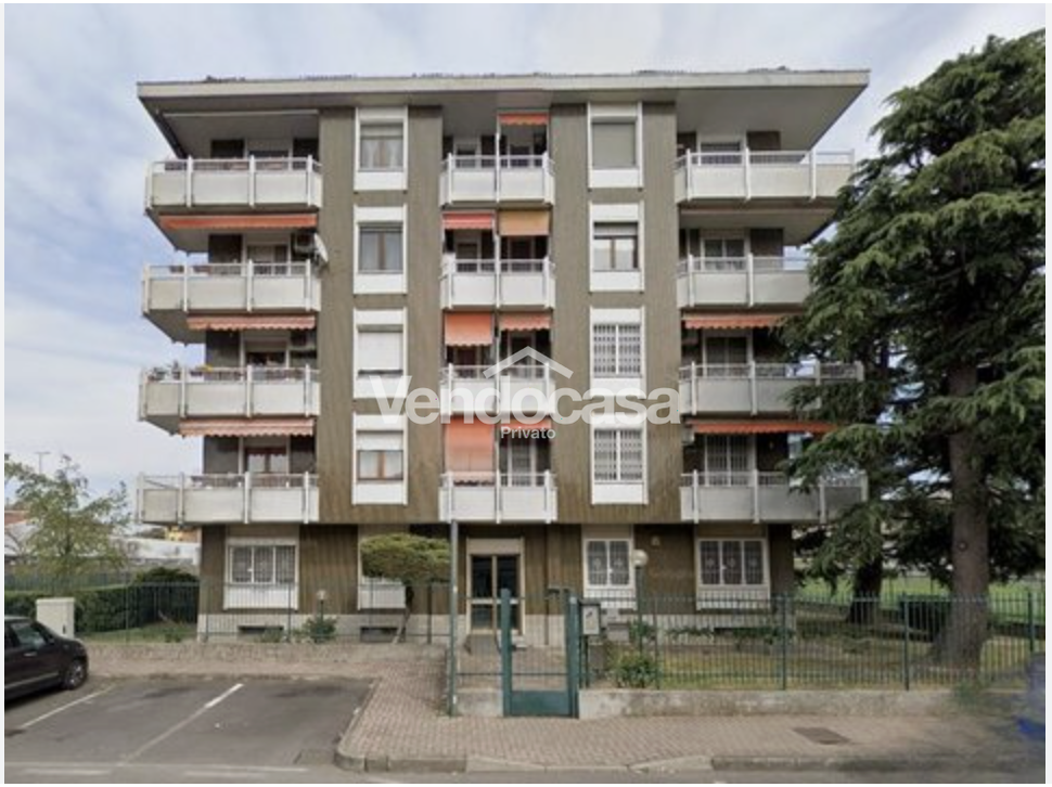 Appartamento di 100 mq in Via Emilia, 7A, Buccinasco, Milano, con giardino condominiale e antifurto!